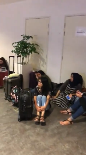 AirAsia Staff Show Videos of Bad Conditions in KLIA2, Slams Increased PSC Tax - WORLD OF BUZZ 3