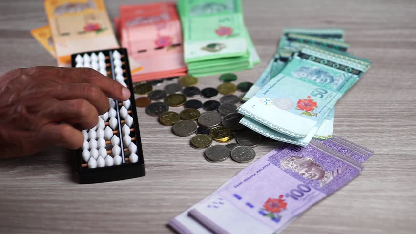Expert Says M'sians Spending More Money On Cars And Phones Compared To Food - World Of Buzz 3