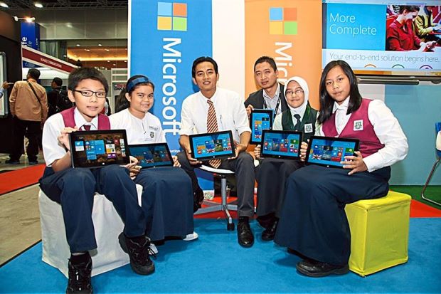 Here's What BN Has to Say About The Issue of The "Overpriced" Teacher Tablets - WORLD OF BUZZ