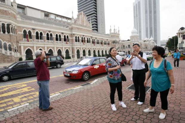 Malaysia Might Have Lost Over 300,000 Tourists in 2017 Due to Tourism Tax - WORLD OF BUZZ 1