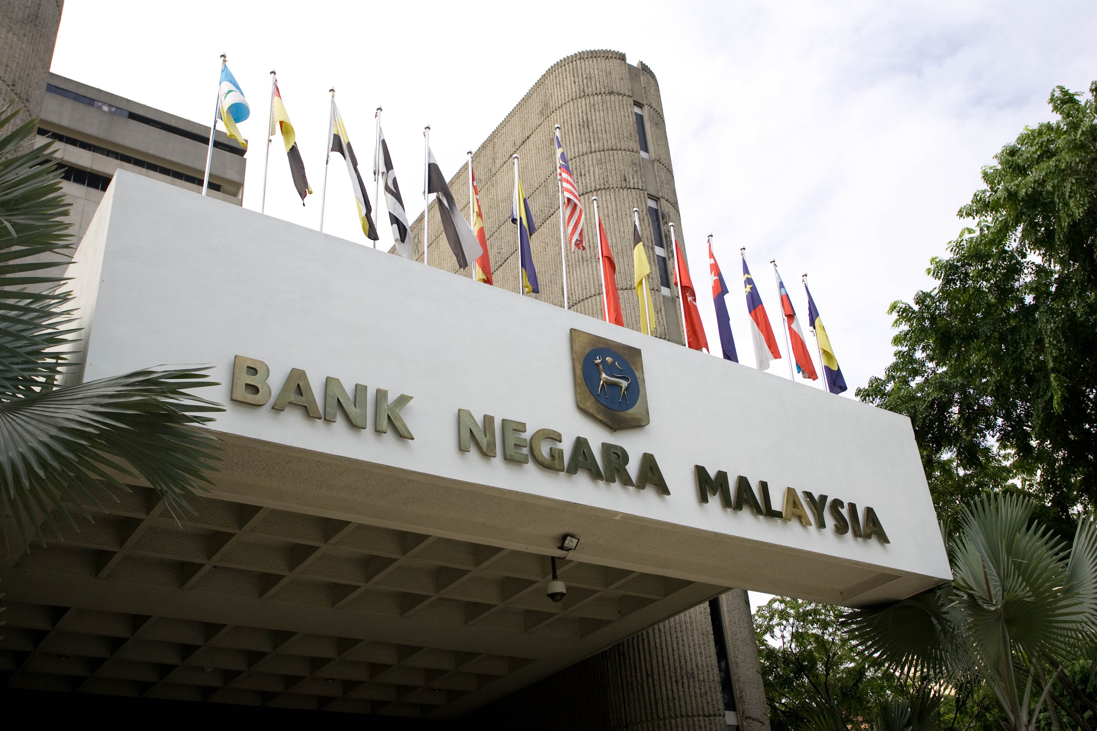Malaysians Need to Beware Fake Money Lenders, Warns Bank Negara - WORLD OF BUZZ