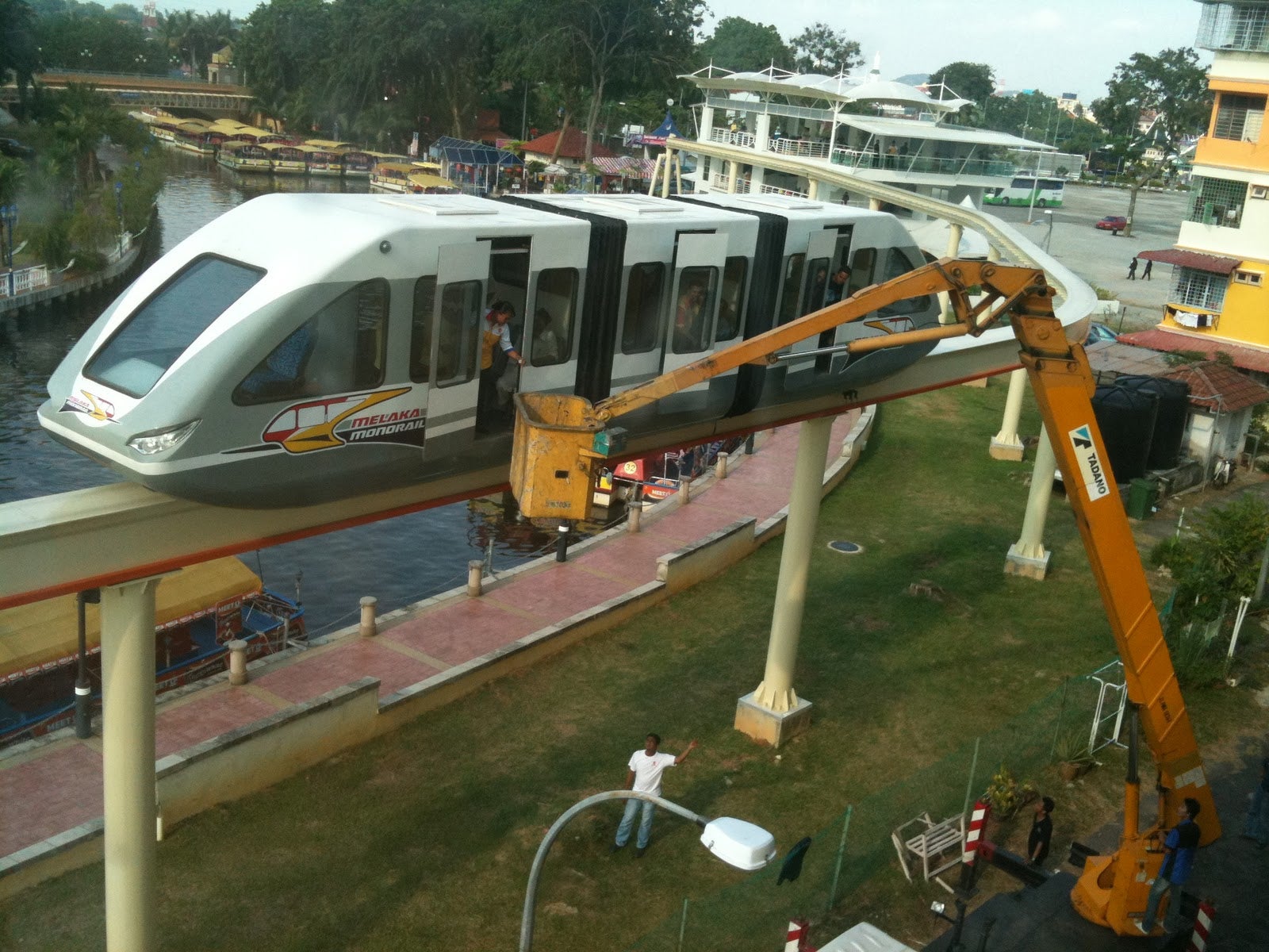 Melaka's Monorail Reopening After 4 Years Hiatus, M'sians Don't Know What To Feel - World Of Buzz 3