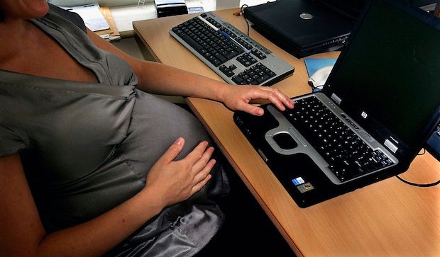 Pregnant M'sians Can Sue Bosses Who Don't Approve 90 Days Maternity Leave - WORLD OF BUZZ