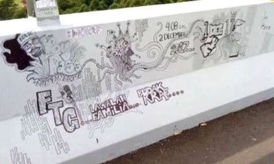 Six Days Into Opening, The Rawang Bypass Is Already Vandalised With Graffiti - World Of Buzz