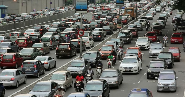 Study Shows That KL-ites Spend 53 Minutes Stuck in Traffic Jams Everyday - WORLD OF BUZZ 4