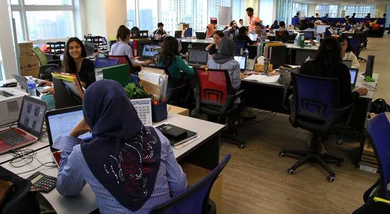 Survey Shows Almost Half of M'sians Employees Look Forward to Going to Work - WORLD OF BUZZ 1
