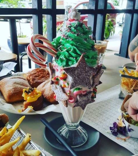X Makan Places Malaysians Can Go to For a Christmas Feast - WORLD OF BUZZ 12