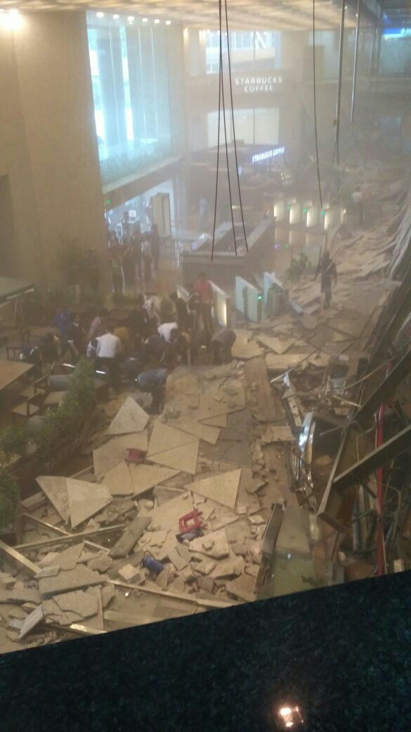 Ceiling Suddenly Collapses Onto Crowded Lobby Inside Jakarta Stock Exchange Tower - WORLD OF BUZZ 2