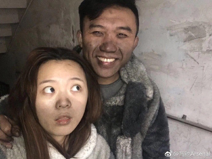 Couple Decides To Take Cheerful Selfies After Their Home Almost Burnt Down - World Of Buzz 2