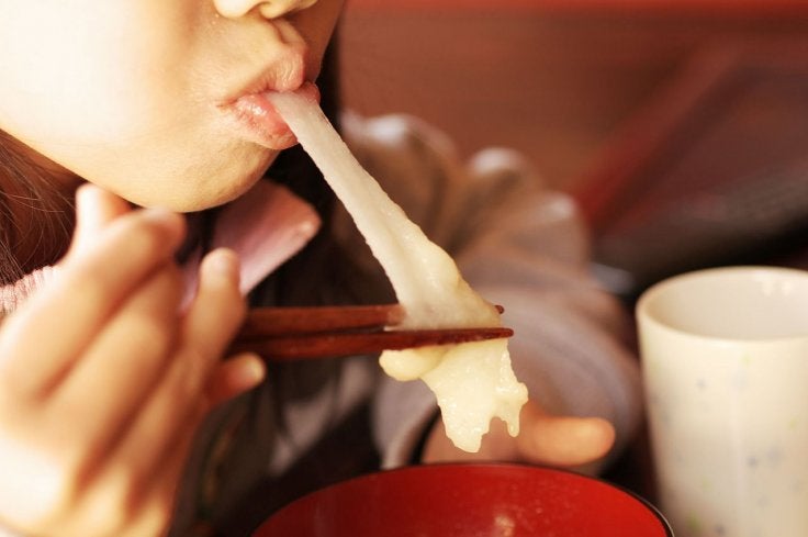 Every Year, Mochi Rice Cakes Claim Lives As People Choke to Death on Them - WORLD OF BUZZ 1