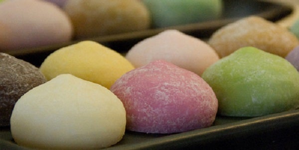 Every Year, Mochi Rice Cakes Claim Lives As People Choke to Death on Them - WORLD OF BUZZ