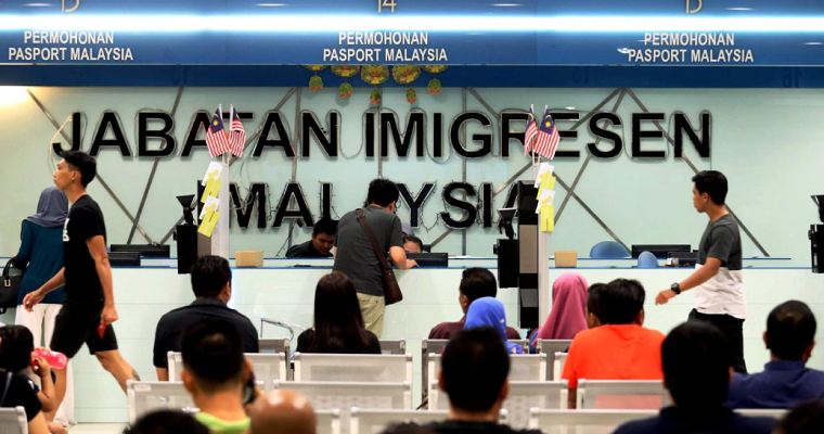Govt Departments Decide To Extend Operating Hours, M'Sians Have Mixed Reactions - World Of Buzz 4