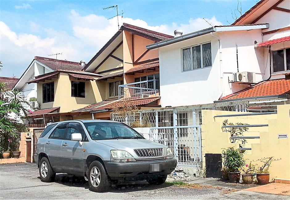 Here's What M'sians Should Know If Someone Blocks Their Car In Front Of Your House - World Of Buzz 4