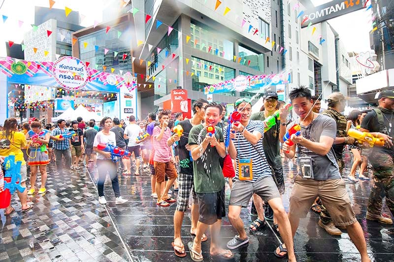 If You Have Not Been to Songkran, Here's Why You MUST Do it This 2018! - WORLD OF BUZZ 9