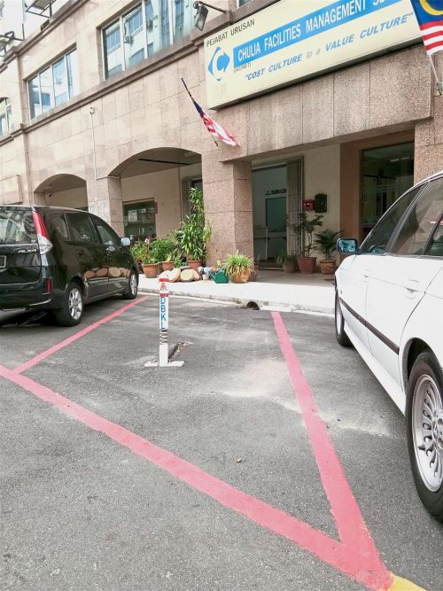 Is It Legal For Malaysian Shop Owners to Block Parking Spaces? - WORLD OF BUZZ 2
