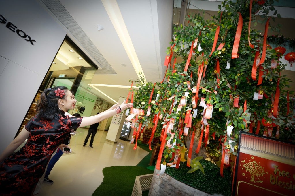 [TEST] Flower Markets, Spring Bazaars, and 6 'Walaoweh' Things This Mall Has for CNY 'Til 25th Feb! - WORLD OF BUZZ 16