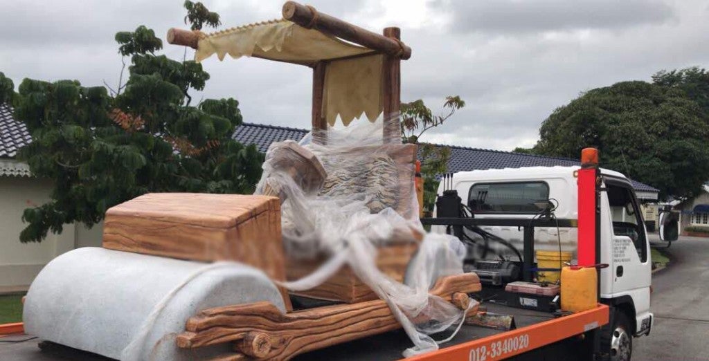 The Johor Sultan Was Gifted A New Car And It's Flintstones-Themed - WORLD OF BUZZ 2