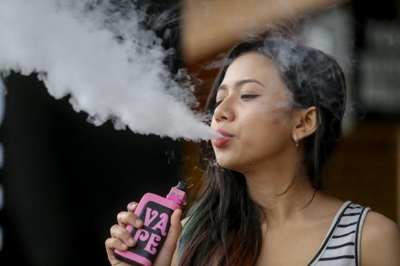 There'll be No More Vaping, Shisha or Chewing Tobacco in Singapore Starting Feb 2018 - WORLD OF BUZZ