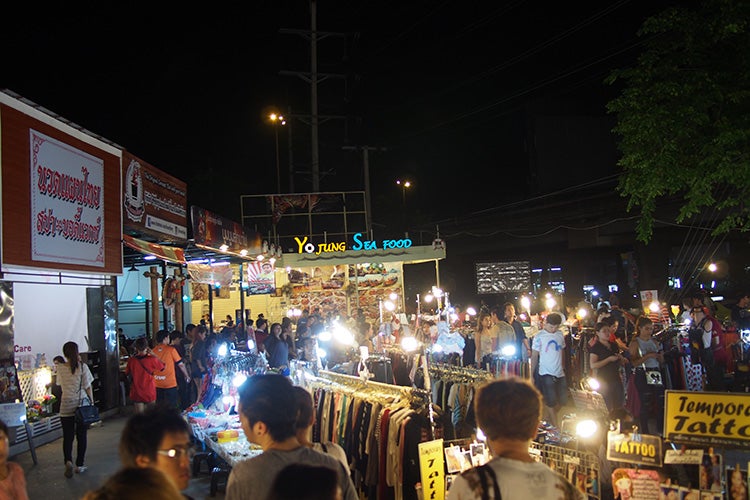 XX Awesome Night Markets in Bangkok You Must Visit for A Complete Experience - WORLD OF BUZZ 21