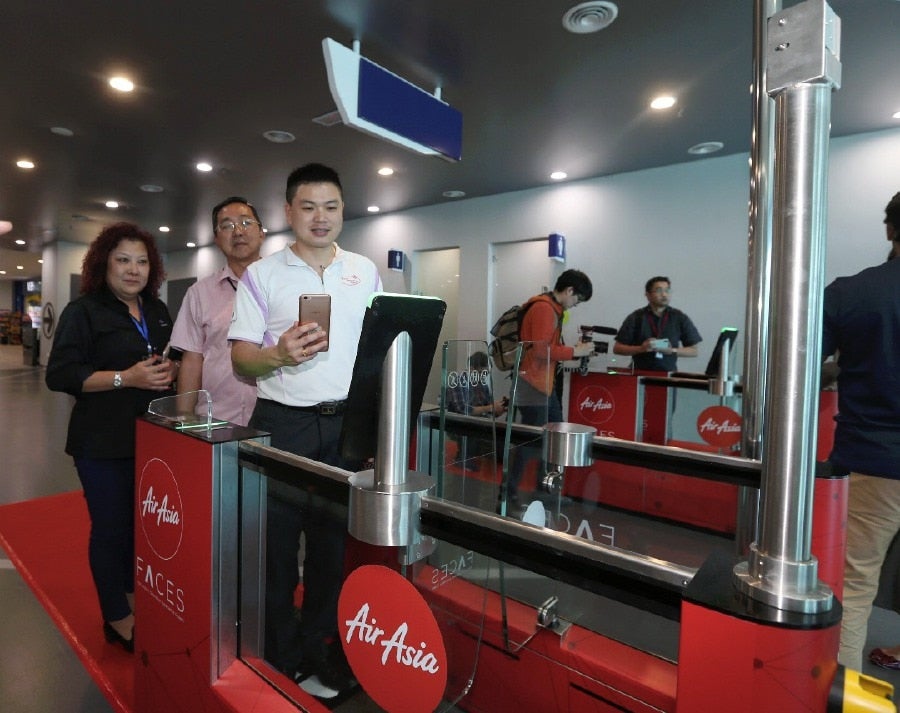 4 New Changes In Malaysia That Are Moving Us Towards The Future - World Of Buzz