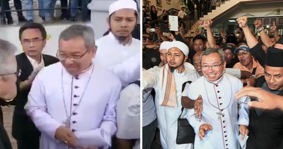 A Group of Muslims Protected This Malaysian Archbishop From Hecklers - WORLD OF BUZZ 2