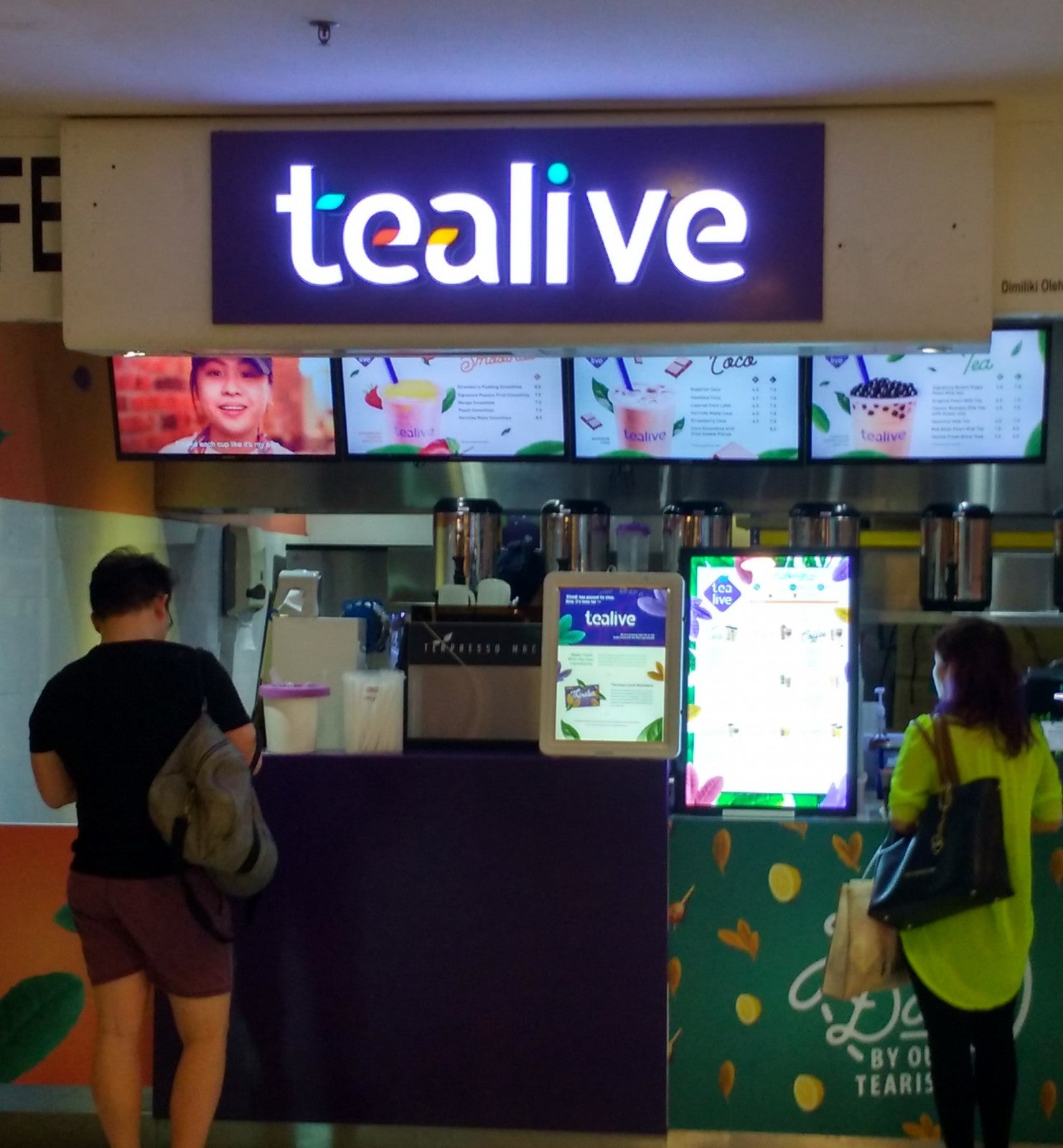 Customer Demands RM10,000 Over Lizard Incident, Tealive Says Incident May Be Fake - WORLD OF BUZZ