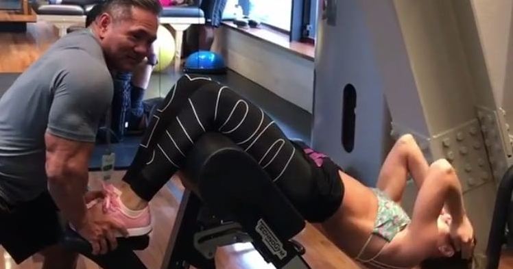 Model Paralysed Neck Down After Doing Sit-Ups, Gets Back On Her Feet Again - World Of Buzz