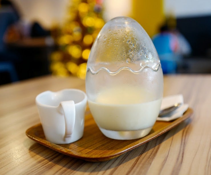 This New Cafe Serves The Fluffiest Omelettes - WORLD OF BUZZ 3
