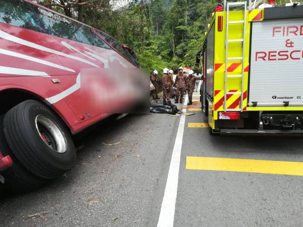 Two Buses and One Motorcycle Crash in Genting Highlands, Causes Fatality - WORLD OF BUZZ