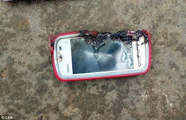 18yo Girl Died When Mobile Phone Exploded While Ch - WORLD OF BUZZ