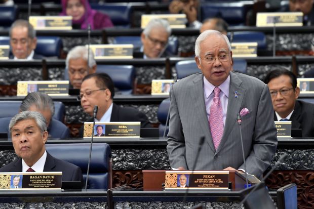 Dewan Rakyat Officially Passes Redelineation Report, Opposition Chants "Thieves" in Response - WORLD OF BUZZ