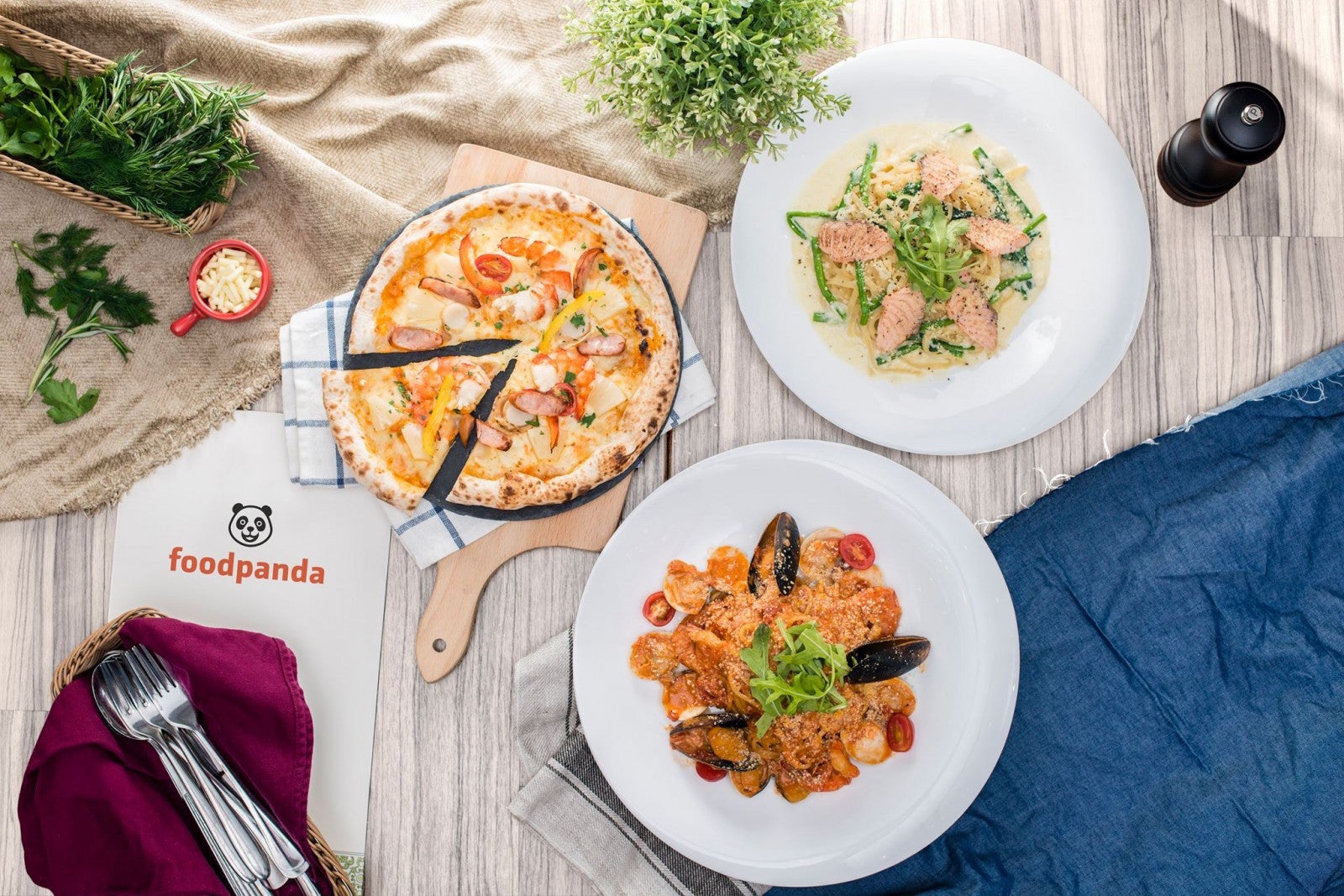 Foodpanda Is Offering Free Delivery Service Till The End Of March! - WORLD OF BUZZ 1