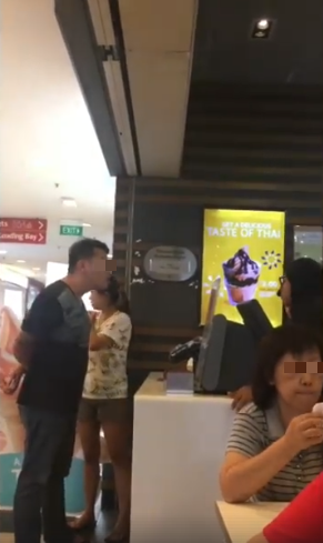 Furious Man Rages at McD Staff After They Asked Him to to Pay for RM3 Ice Cream - WORLD OF BUZZ