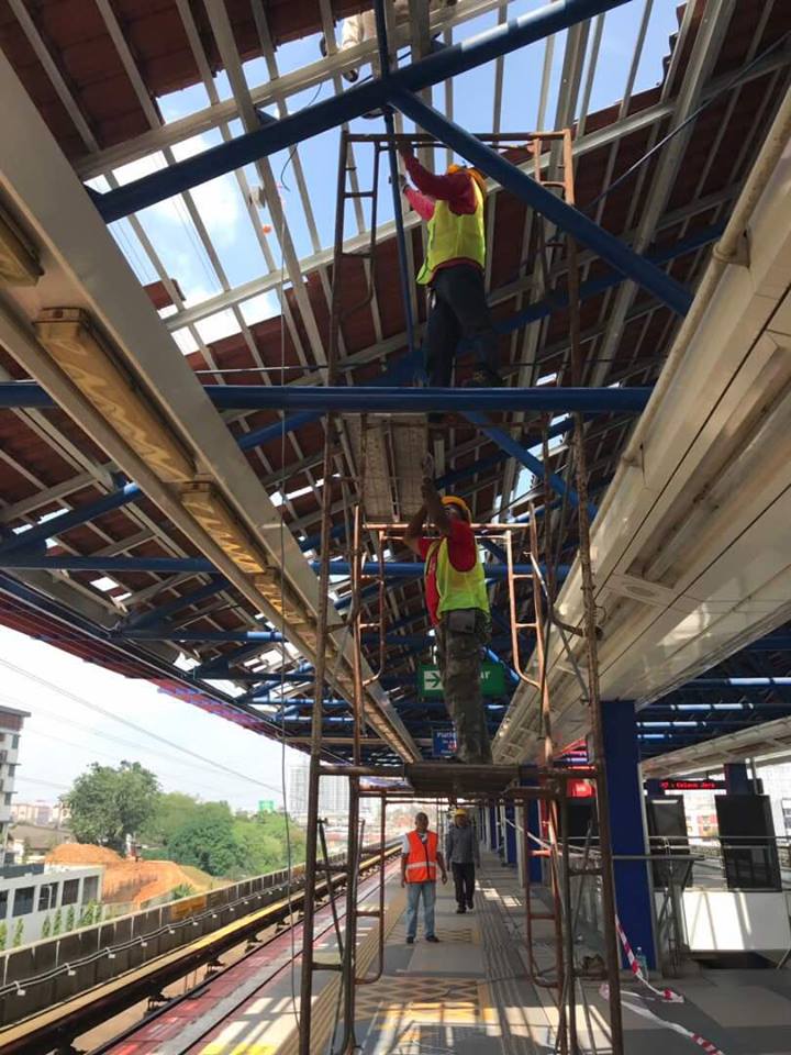 Kelana Jaya Lrt Station Still Closed After Roof Flies Off, Repair Works Ongoing - World Of Buzz 3