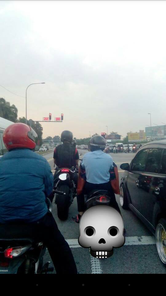 Malaysian Warns Motorcyclists About Dangers Of Wearing A Jacket Backwards - World Of Buzz 1