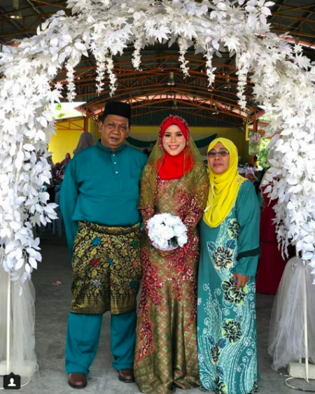 M'sian Bride Attends Own Wedding Ceremony Alone After Husband's Leave Denied - World Of Buzz 2