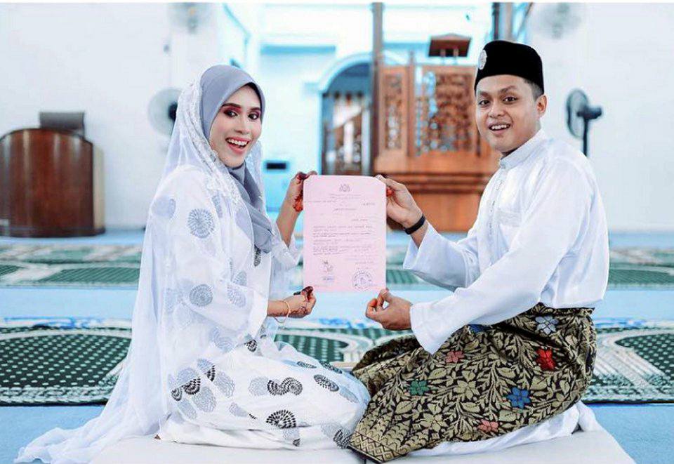 M'sian Bride Attends Own Wedding Ceremony Alone After Husband's Leave Denied - World Of Buzz 3