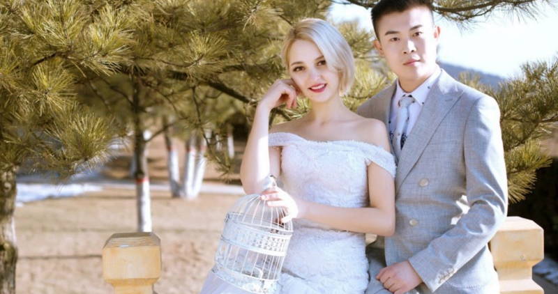 Netizens Jealous As Pretty Ukrainian Girl Marries Chinese Man Out Of Love, Not Money - World Of Buzz