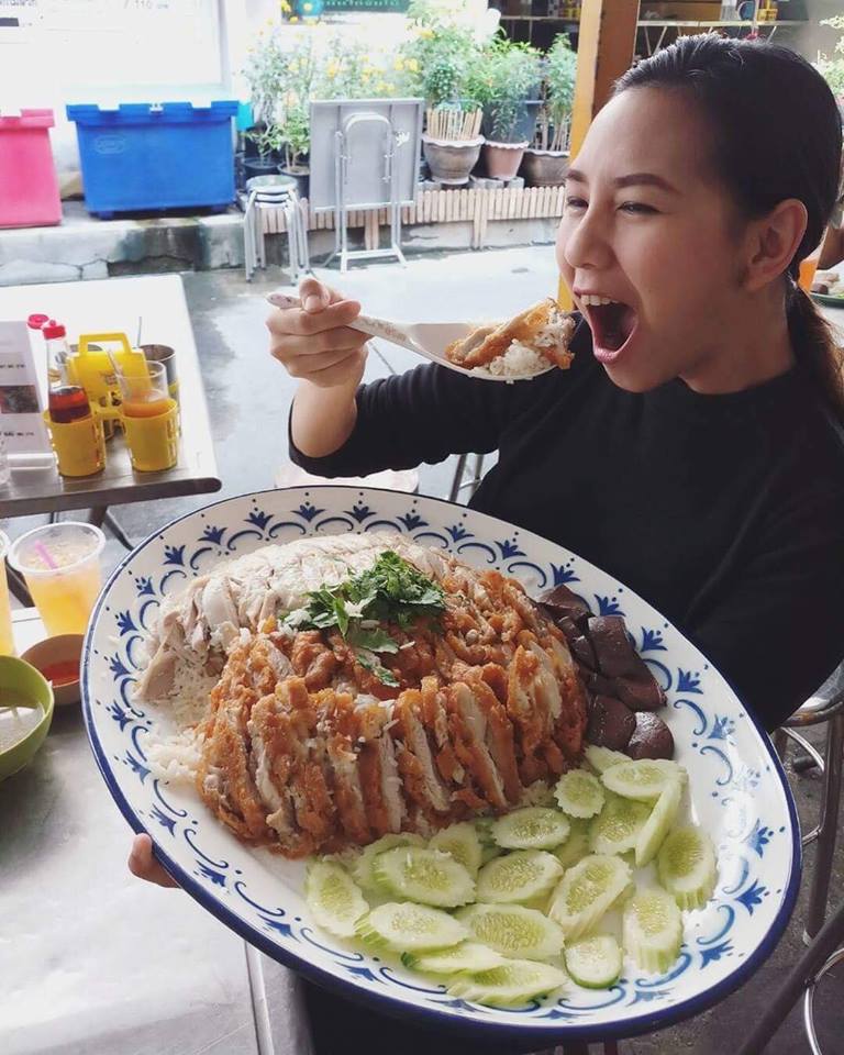 Try to Eat 3KG of Chicken Rice at This Restaurant for a Free Meal - WORLD OF BUZZ 5