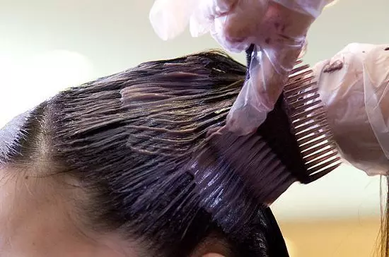 Woman Suffers Advanced Liver Damage After Dyeing Hair for 10 Years - WORLD OF BUZZ