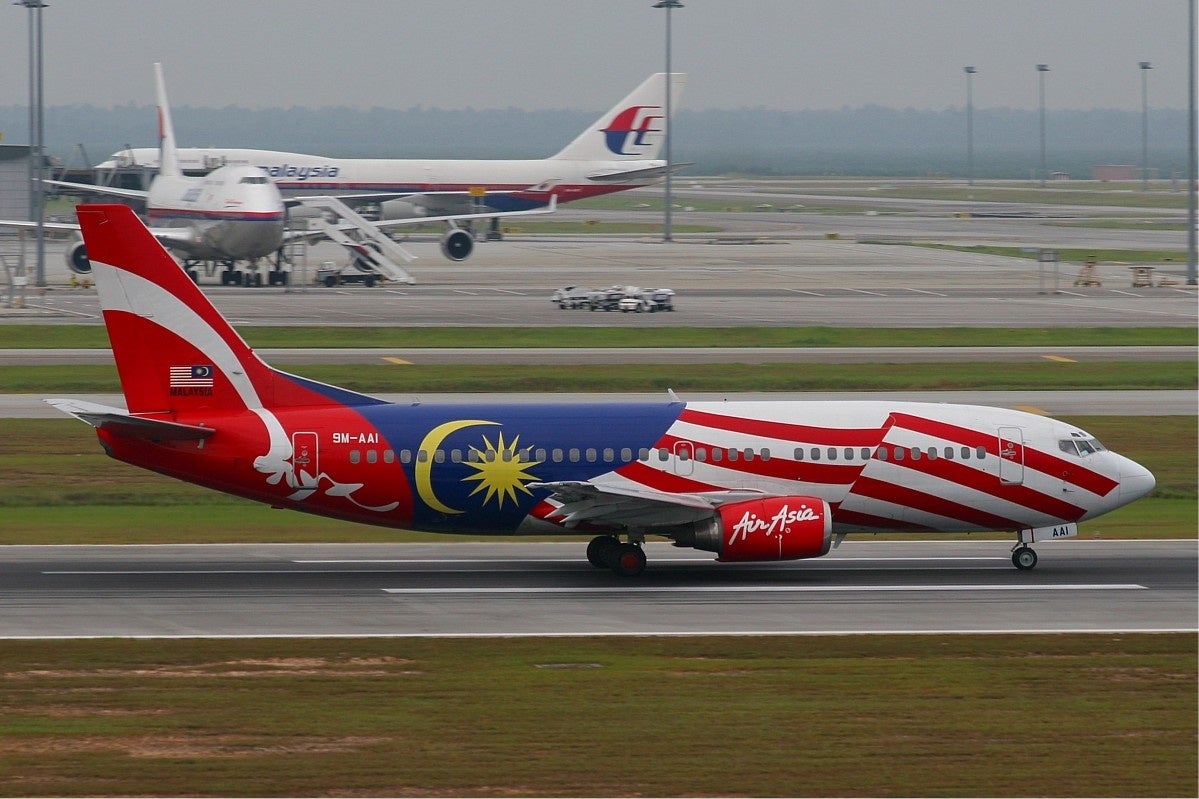 AirAsia is Waiving Flight Change Fees for M'sians To Cast Their Vote This GE14 - WORLD OF BUZZ 1