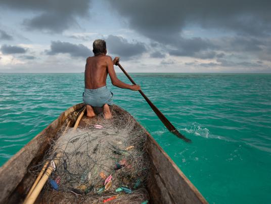 American Researchers Prove Bajau People Evolved to Survive Longer Underwater - WORLD OF BUZZ