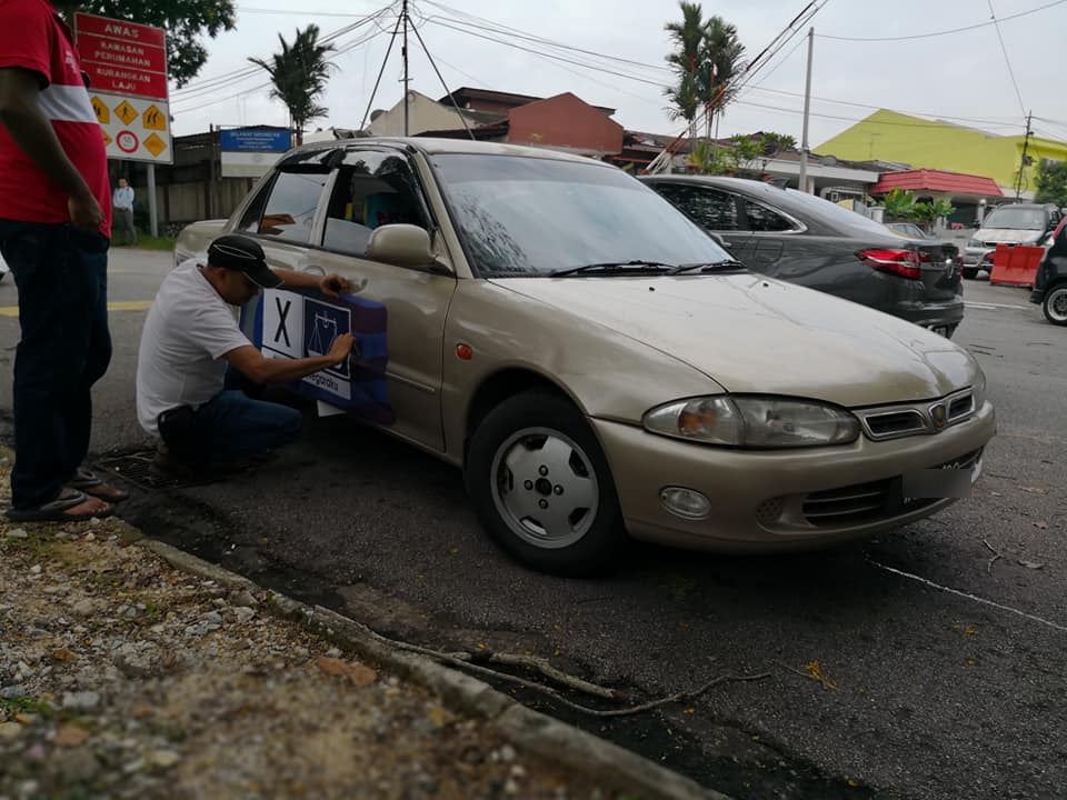 Bn Is Paying Drivers Rm300 To Plaster Their Cars With Propaganda Stickers - World Of Buzz 3