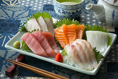 Can't Tell If You're Eating Fresh Sashimi? Here's How - WORLD OF BUZZ 2