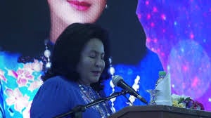 &Quot;Follow The Blue Shirts, They Are Your Friends,&Quot; Rosmah Tells M'sians - World Of Buzz