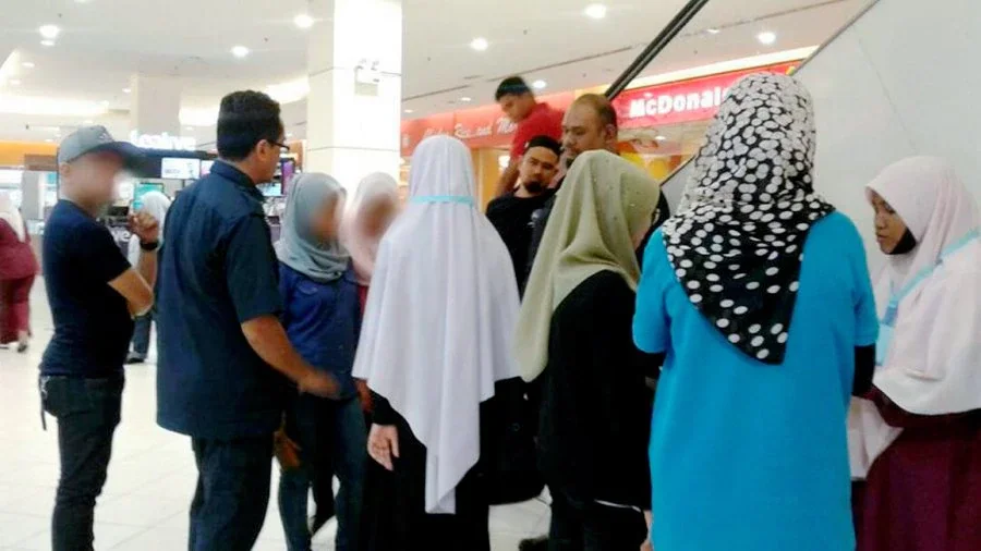 Kelantan Women Punished with Notices and Summonses for Wearing Tight and Sexy Clothes - WORLD OF BUZZ