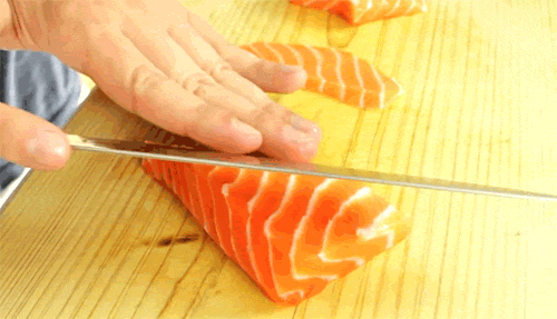 Love Salmon Sashimi? Here Are 4 Simple Ways To Know If It is Actually Fresh or Not - WORLD OF BUZZ 3