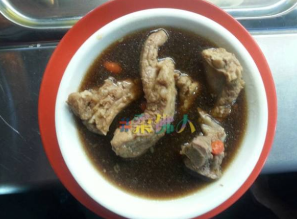 Malaysians Can Get Delicious Bak Kut Teh for Only RM5 Per Bowl at This Stall! - WORLD OF BUZZ 1