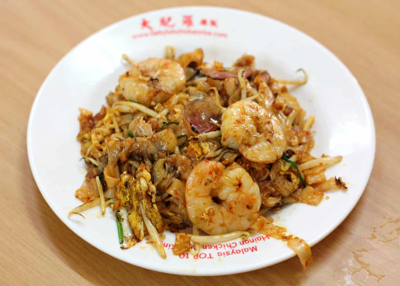 M'sian Sparks Debate Over Wet Versus Dry Char Kuey Teow on Social Media - WORLD OF BUZZ