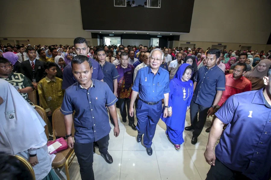 Najib: Quality Education Is Accessible To M'sians Regardless Of Race Or Status - World Of Buzz